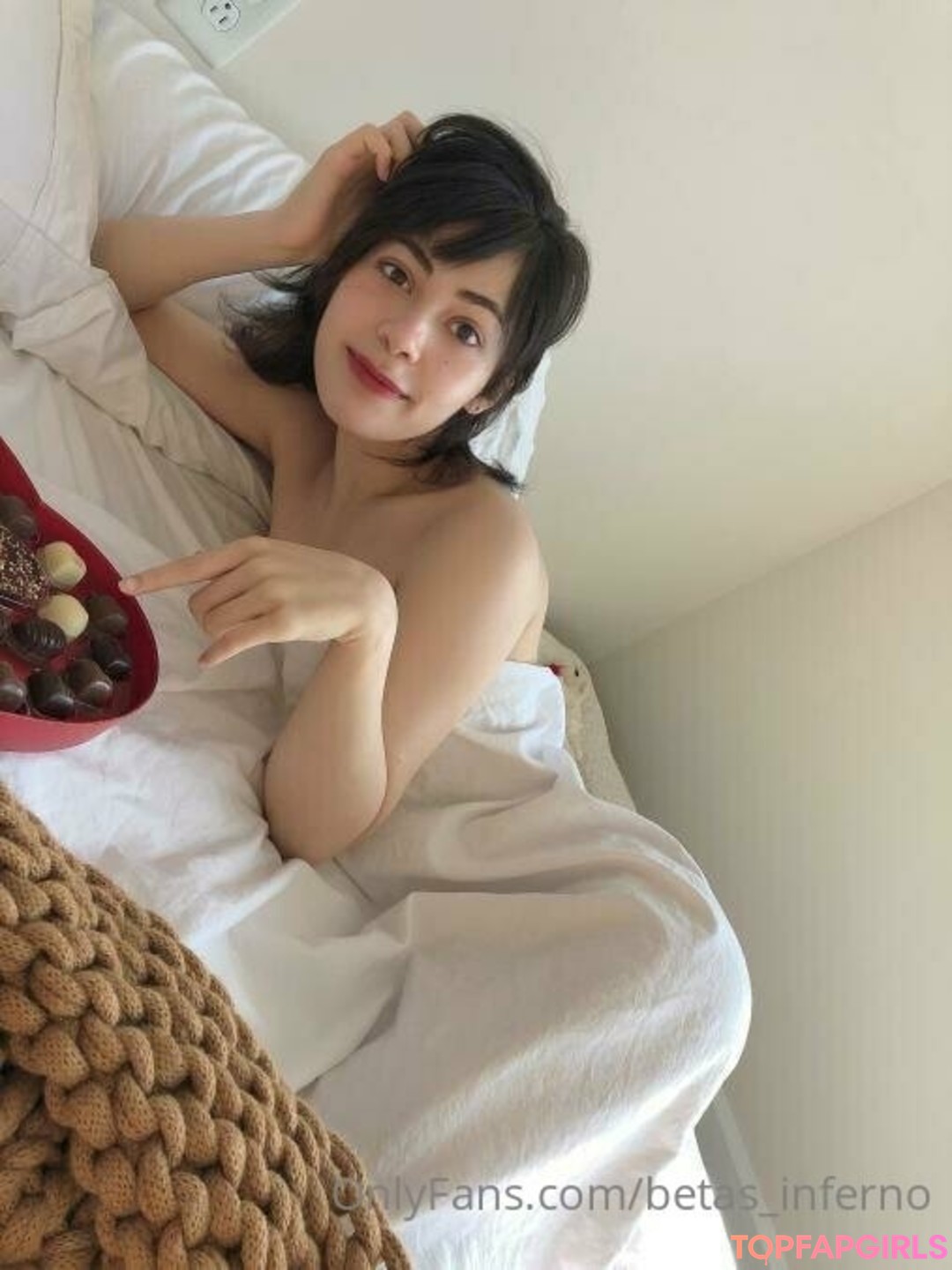 Naakte gelekte OnlyFans-foto van Betas Inferno #107