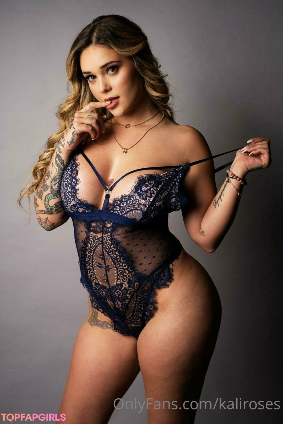 Naakte gelekte OnlyFans-foto van Kali Roses #6