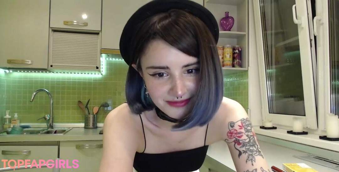 Naakte gelekte OnlyFans-foto van Loona #1007