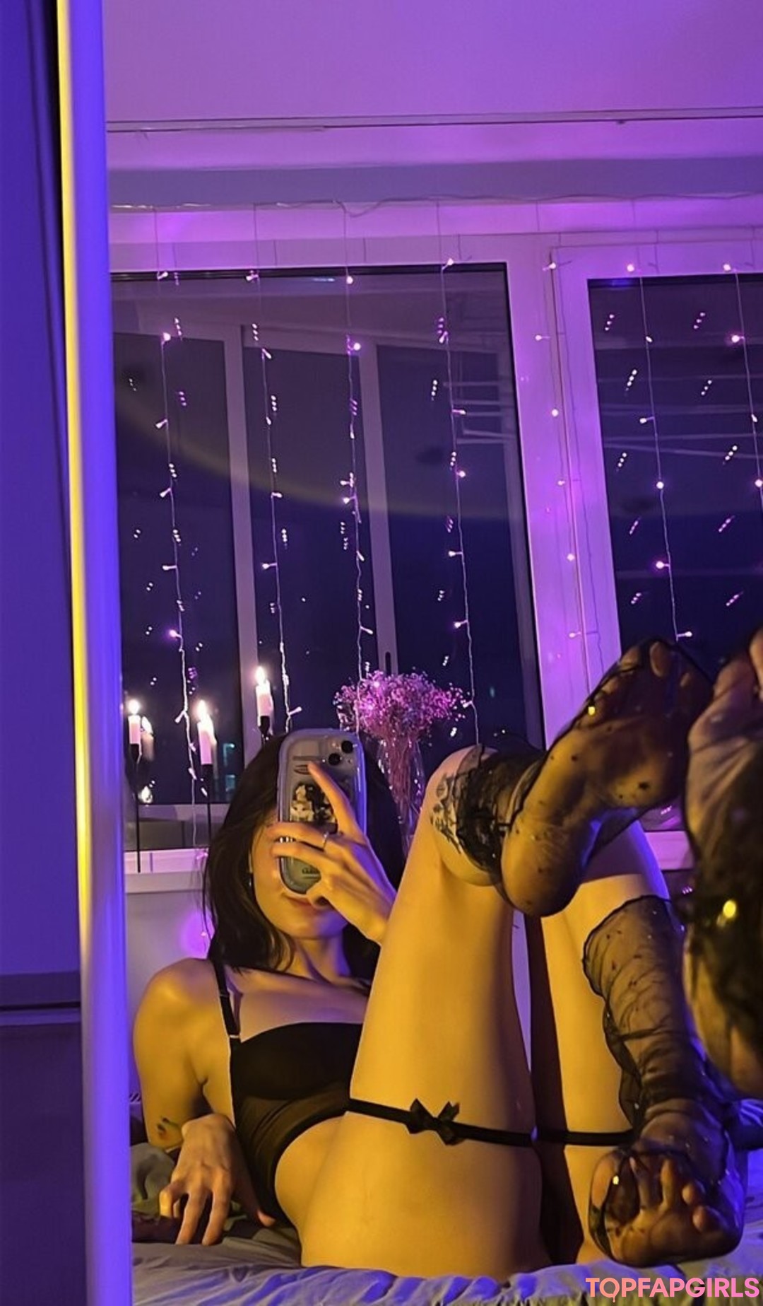 Naakte gelekte OnlyFans-foto van Loona #1024