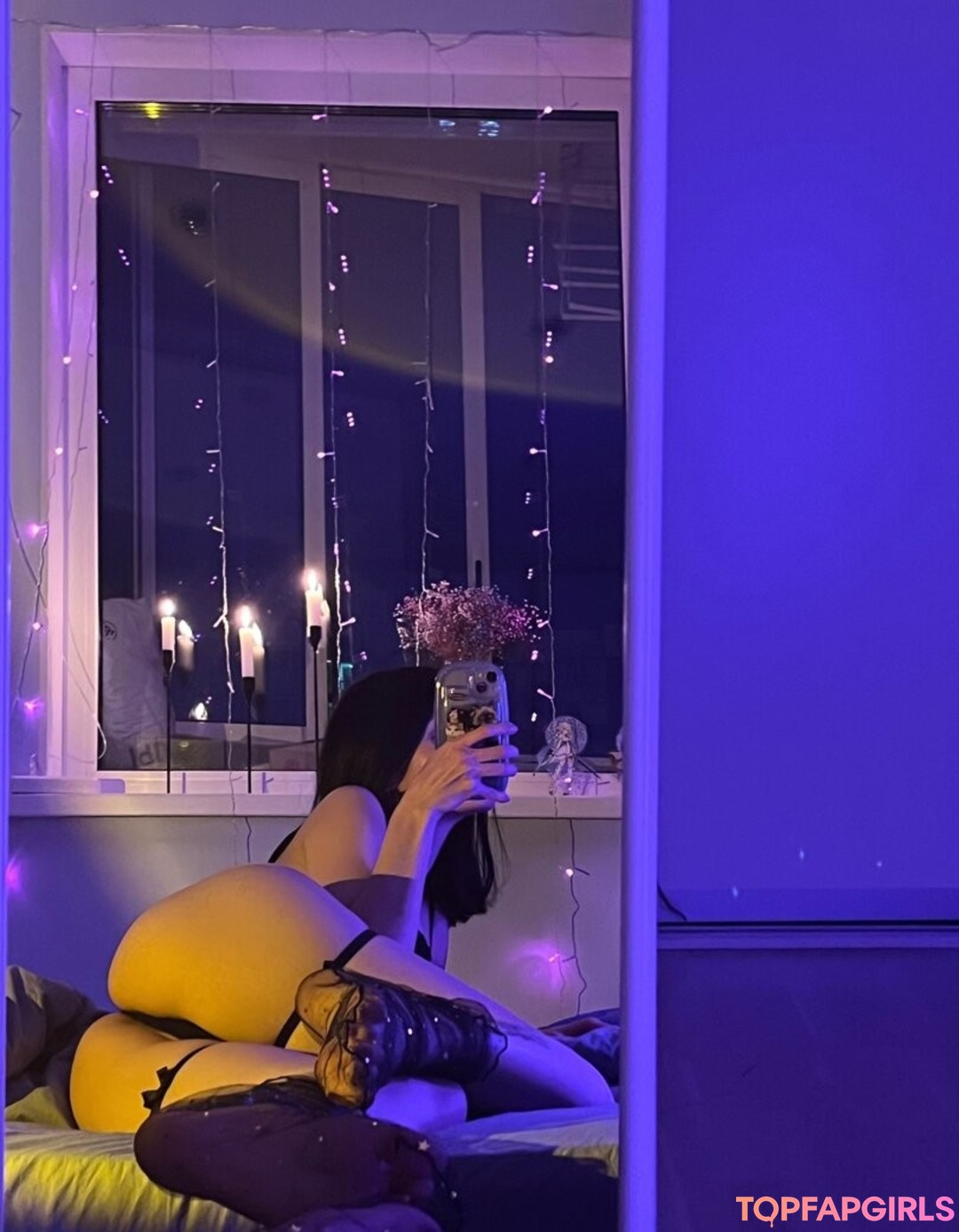 Naakte gelekte OnlyFans-foto van Loona #1028
