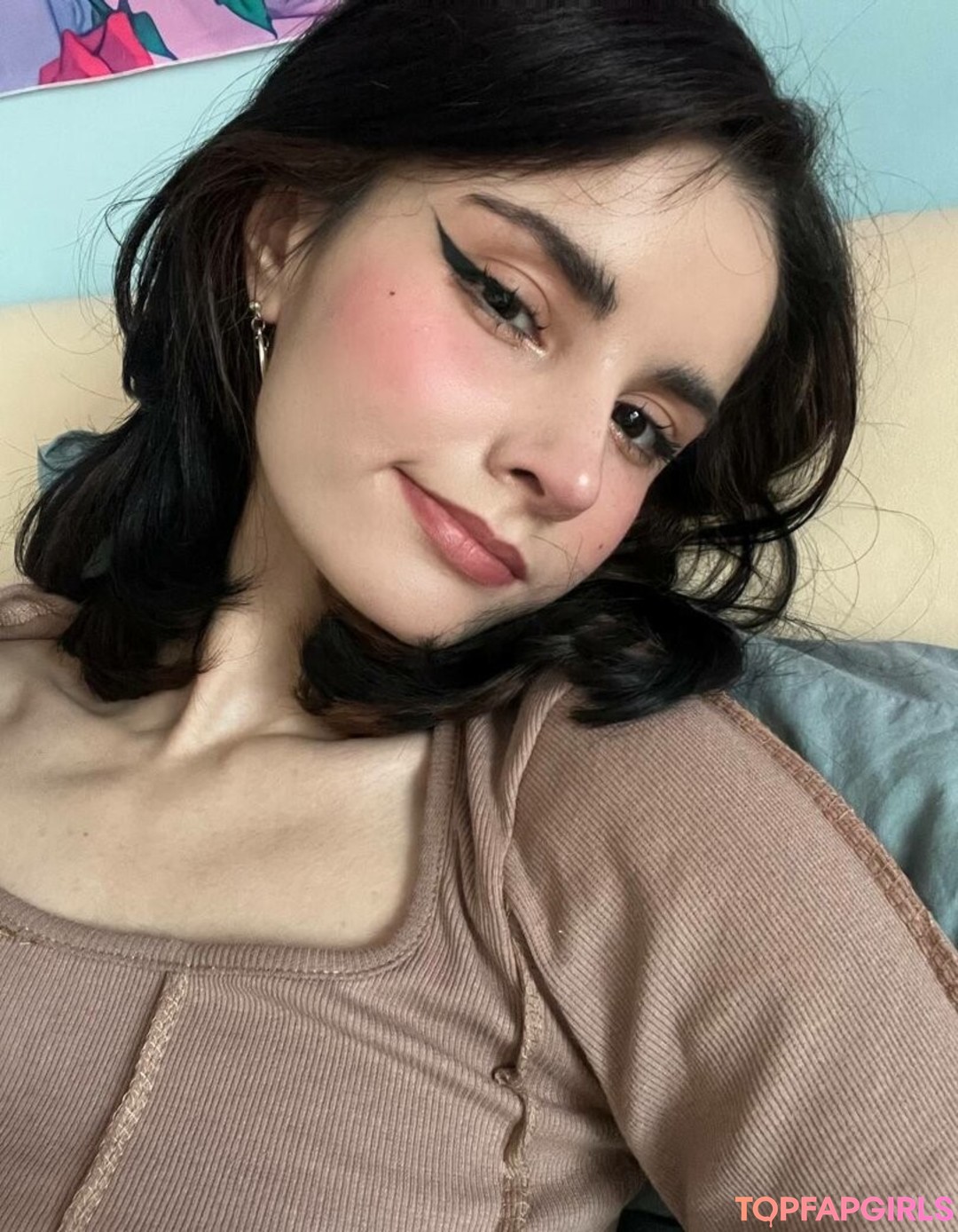 Naakte gelekte OnlyFans-foto van Loona #1171