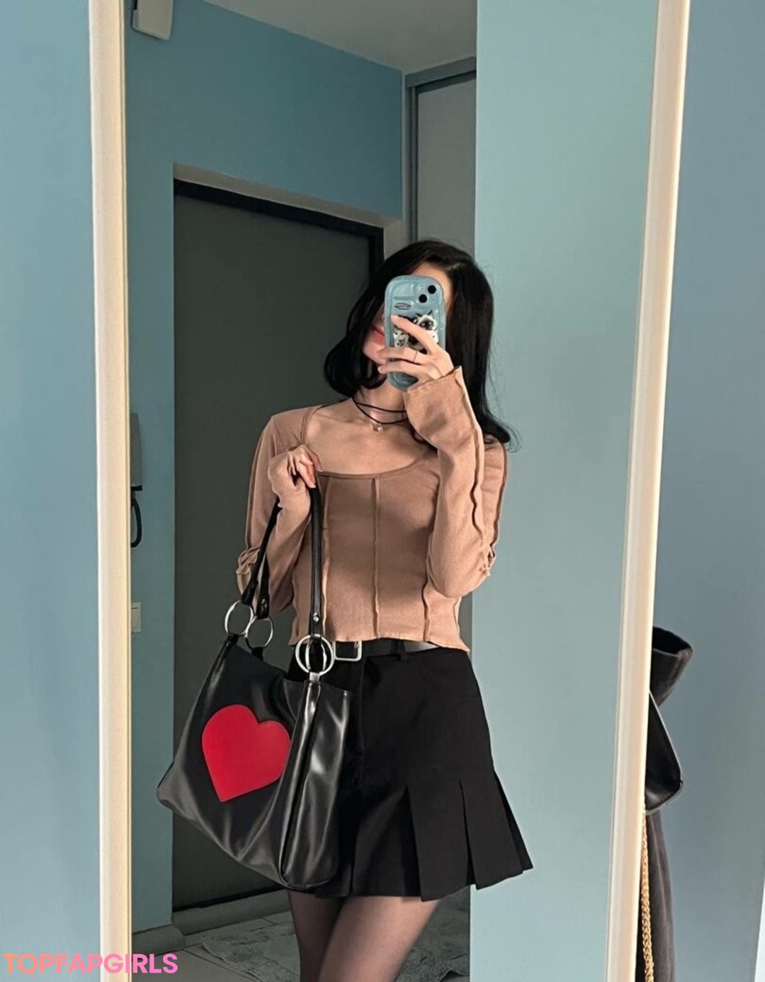 Naakte gelekte OnlyFans-foto van Loona #1181