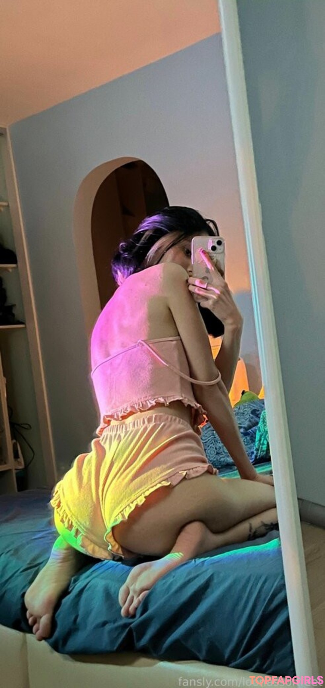 Naakte gelekte OnlyFans-foto van Loona #1196