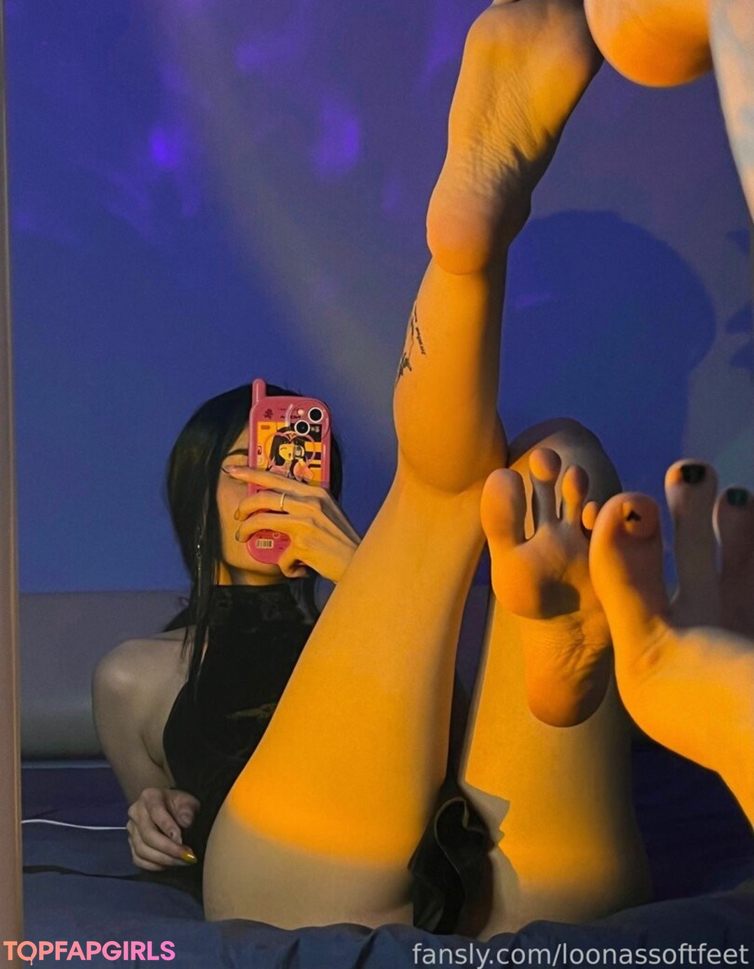 Naakte gelekte OnlyFans-foto van Loona #1470