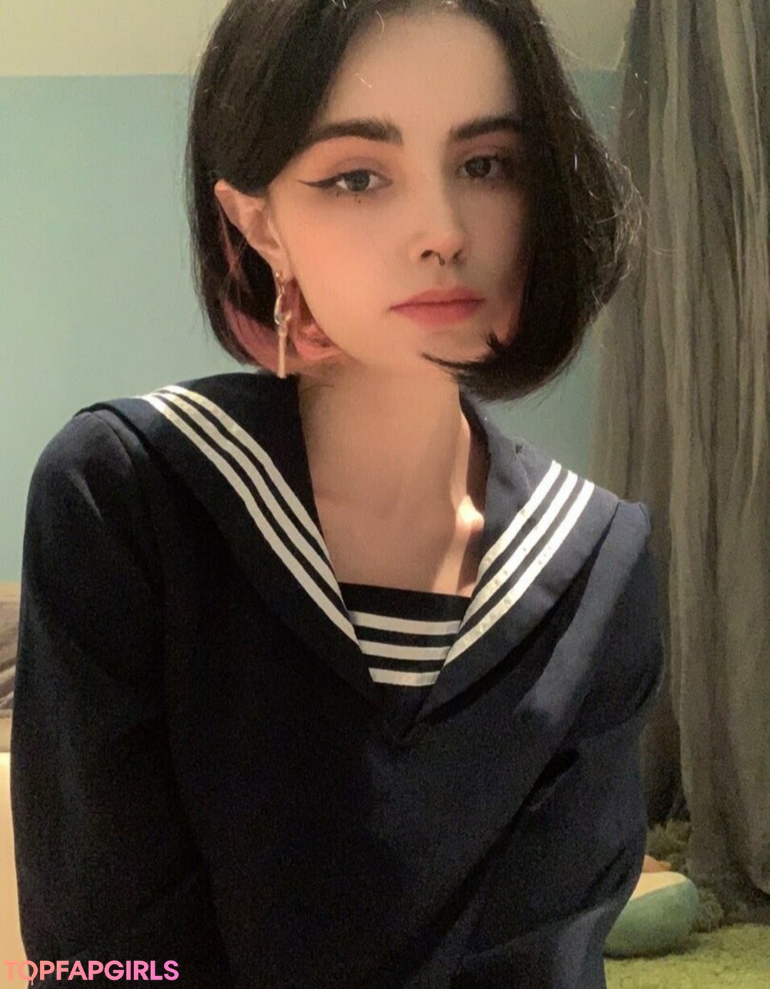 Naakte gelekte OnlyFans-foto van Loona #561