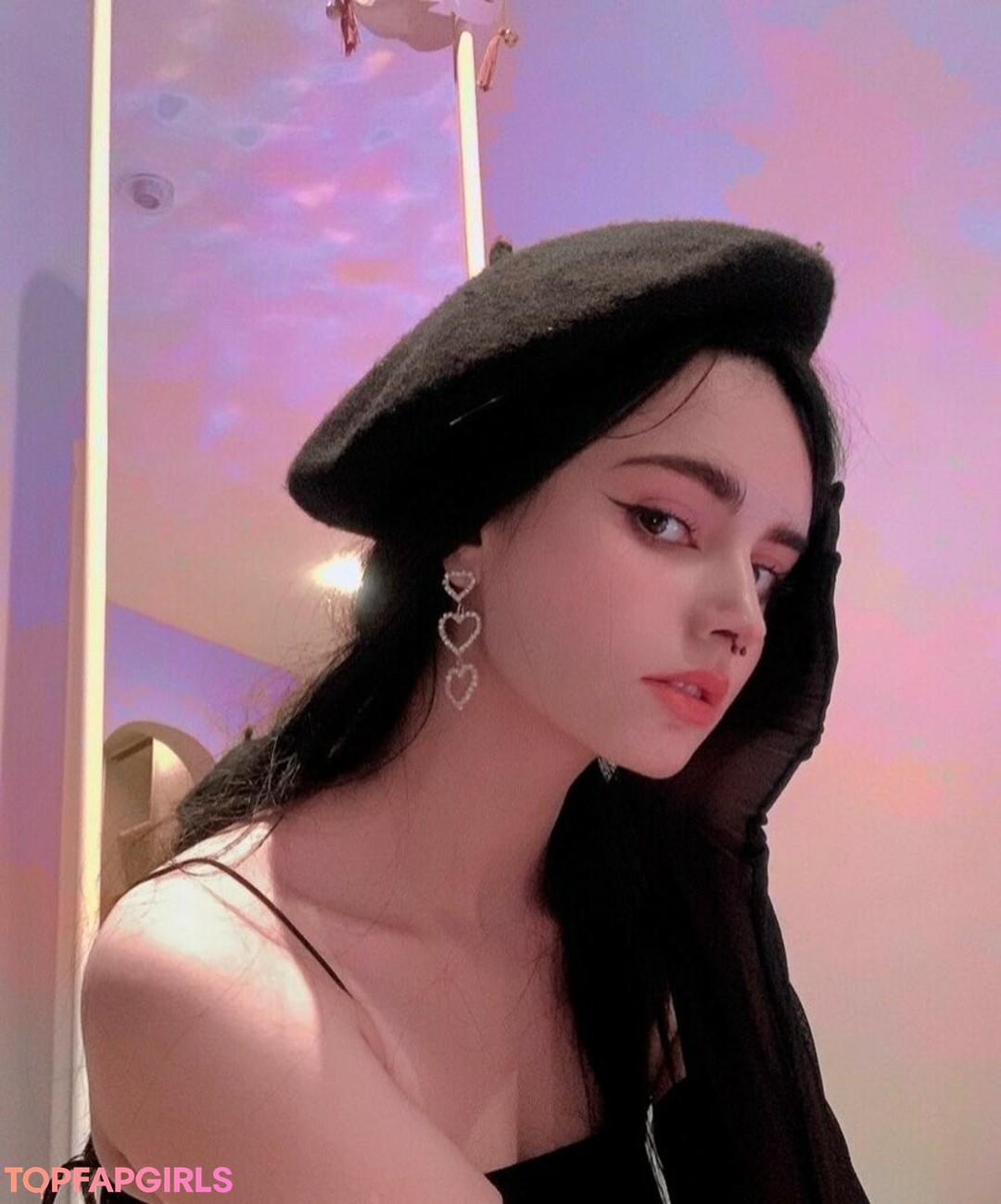 Naakte gelekte OnlyFans-foto van Loona #607