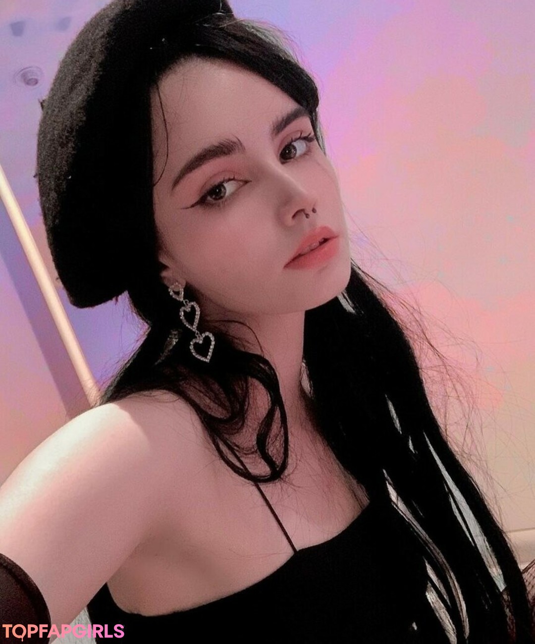 Naakte gelekte OnlyFans-foto van Loona #613