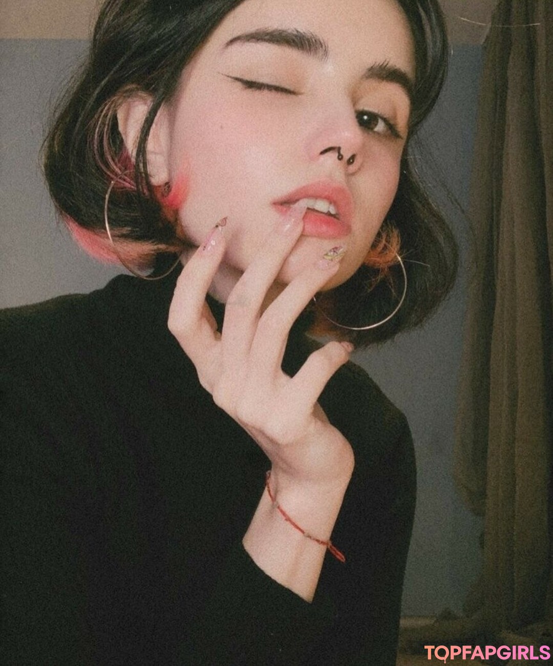 Naakte gelekte OnlyFans-foto van Loona #629