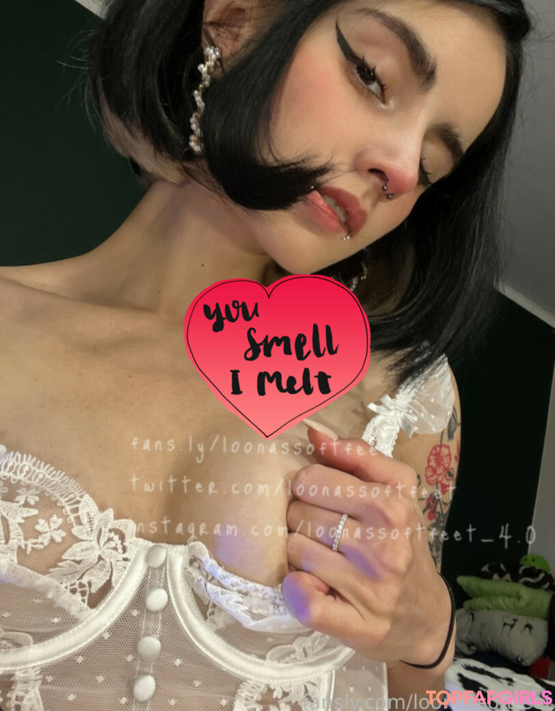 Naakte gelekte OnlyFans-foto van Loona #829