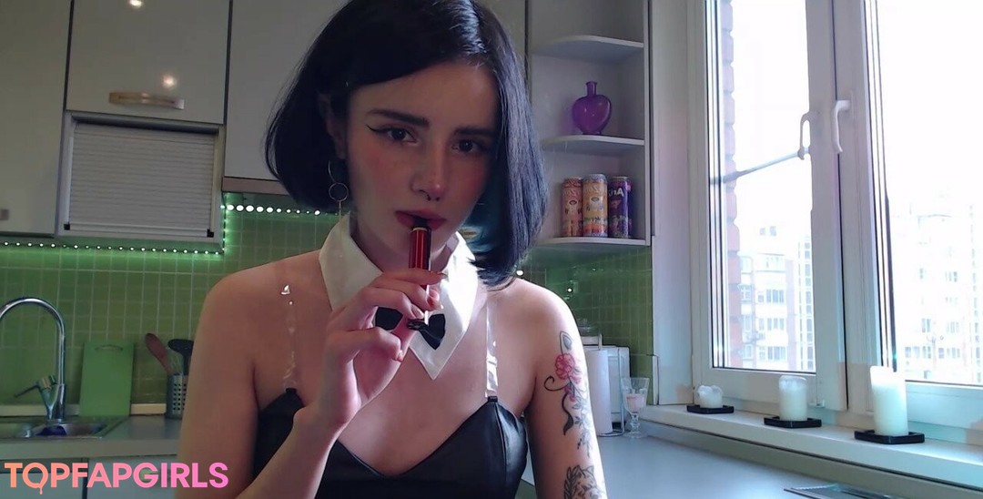 Naakte gelekte OnlyFans-foto van Loona #884
