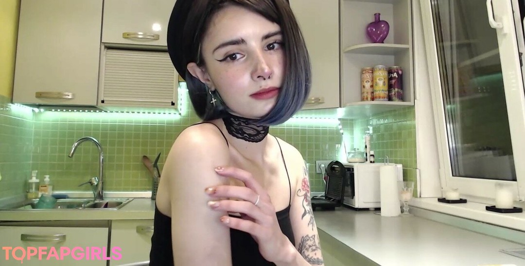 Naakte gelekte OnlyFans-foto van Loona #901