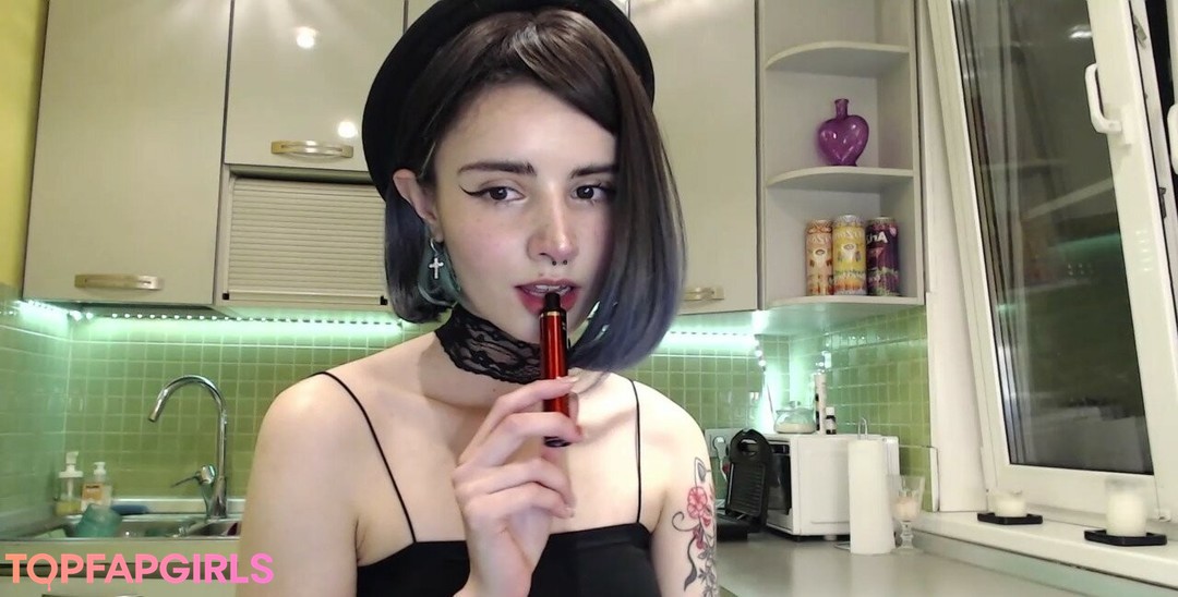 Naakte gelekte OnlyFans-foto van Loona #909