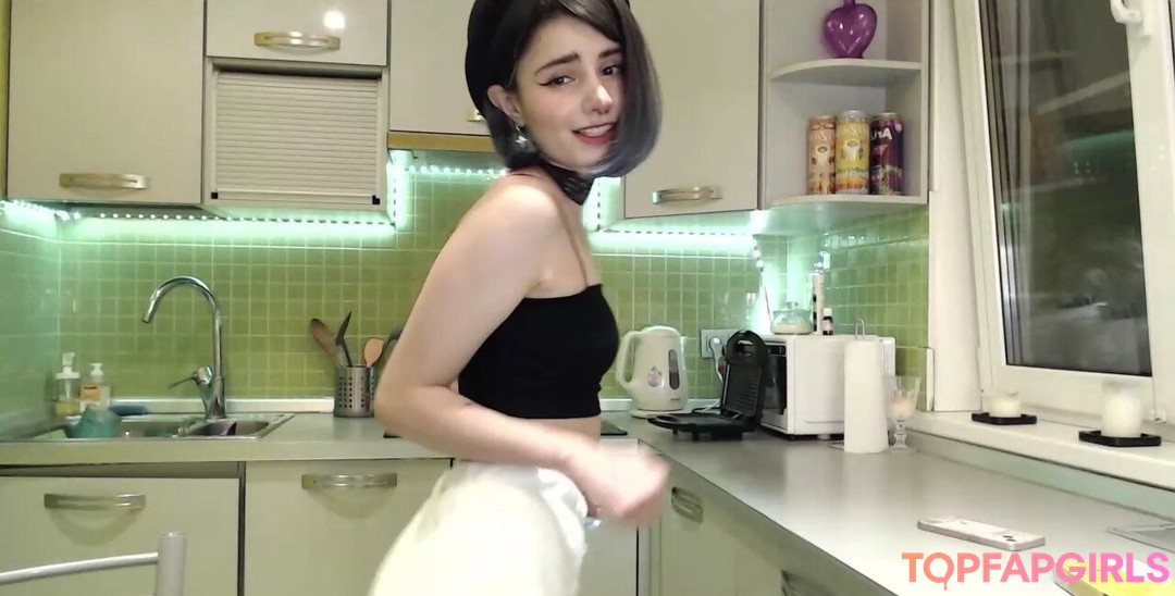 Naakte gelekte OnlyFans-foto van Loona #914