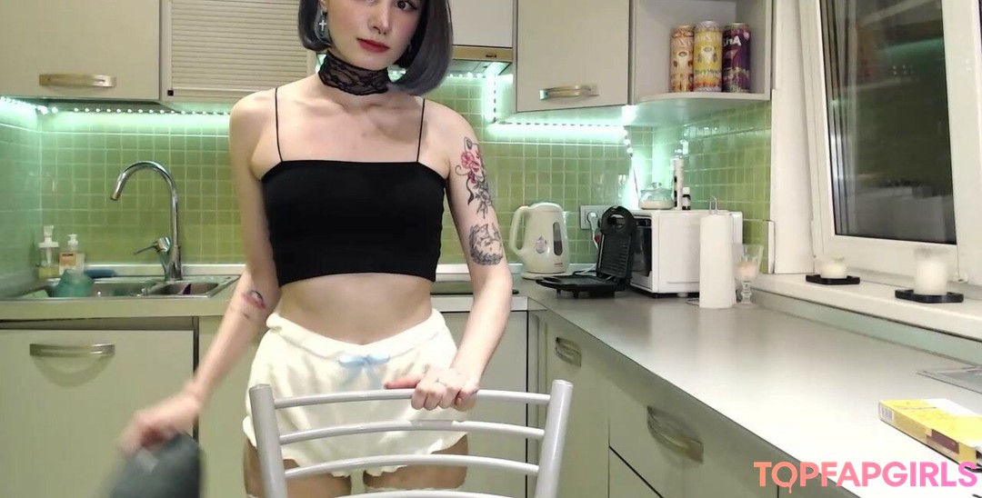 Naakte gelekte OnlyFans-foto van Loona #922