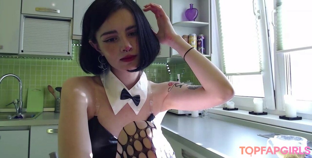 Naakte gelekte OnlyFans-foto van Loona #961