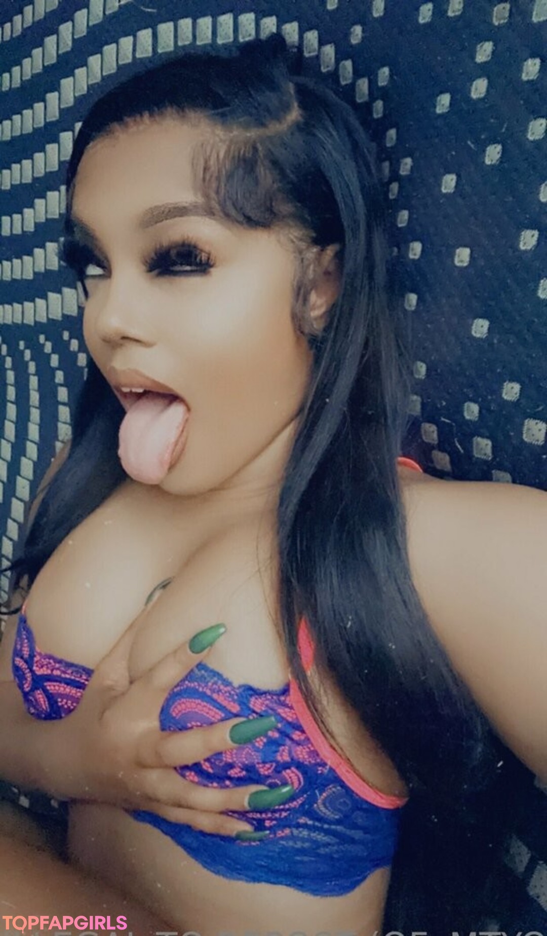 Naakte gelekte OnlyFans-foto van Lola Teases #103