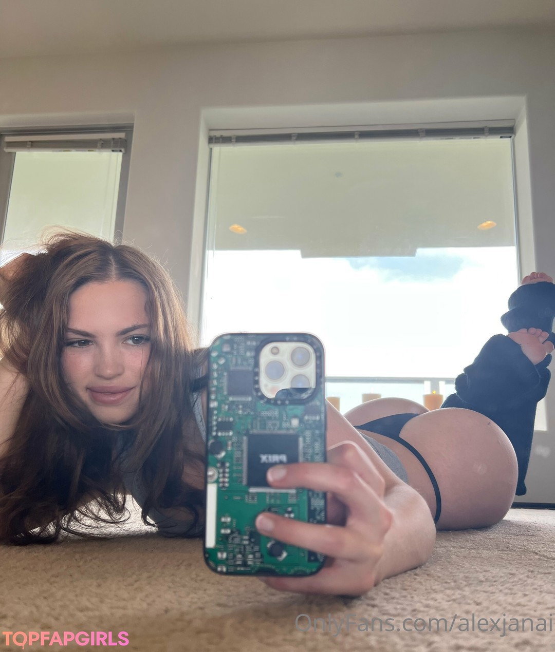 Naakte gelekte OnlyFans-foto van Alex Janai #132