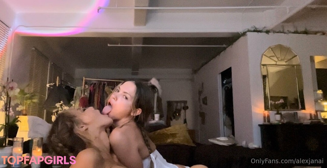 Naakte gelekte OnlyFans-foto van Alex Janai #15