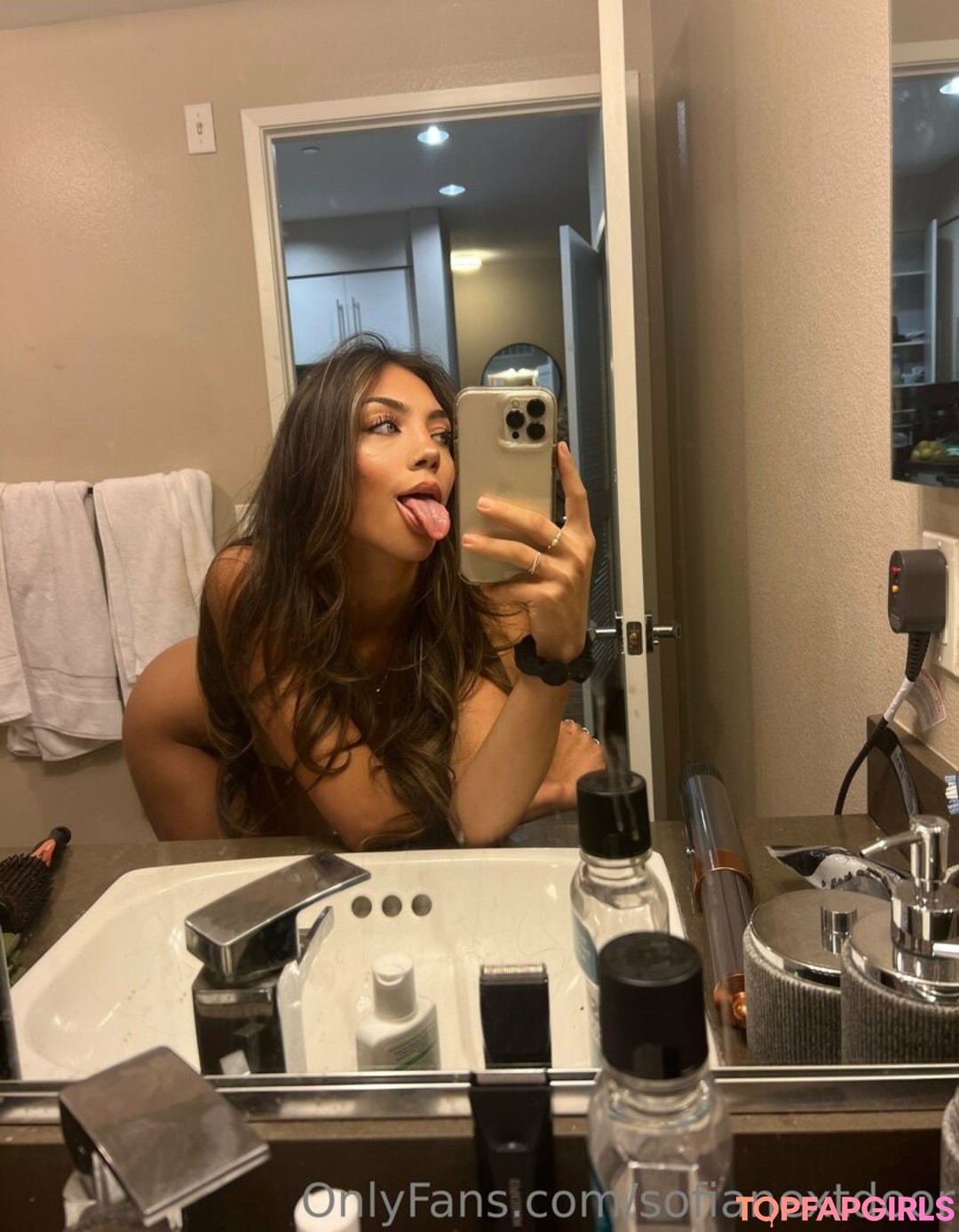 Naakte gelekte OnlyFans-foto van Cheating Gf #173