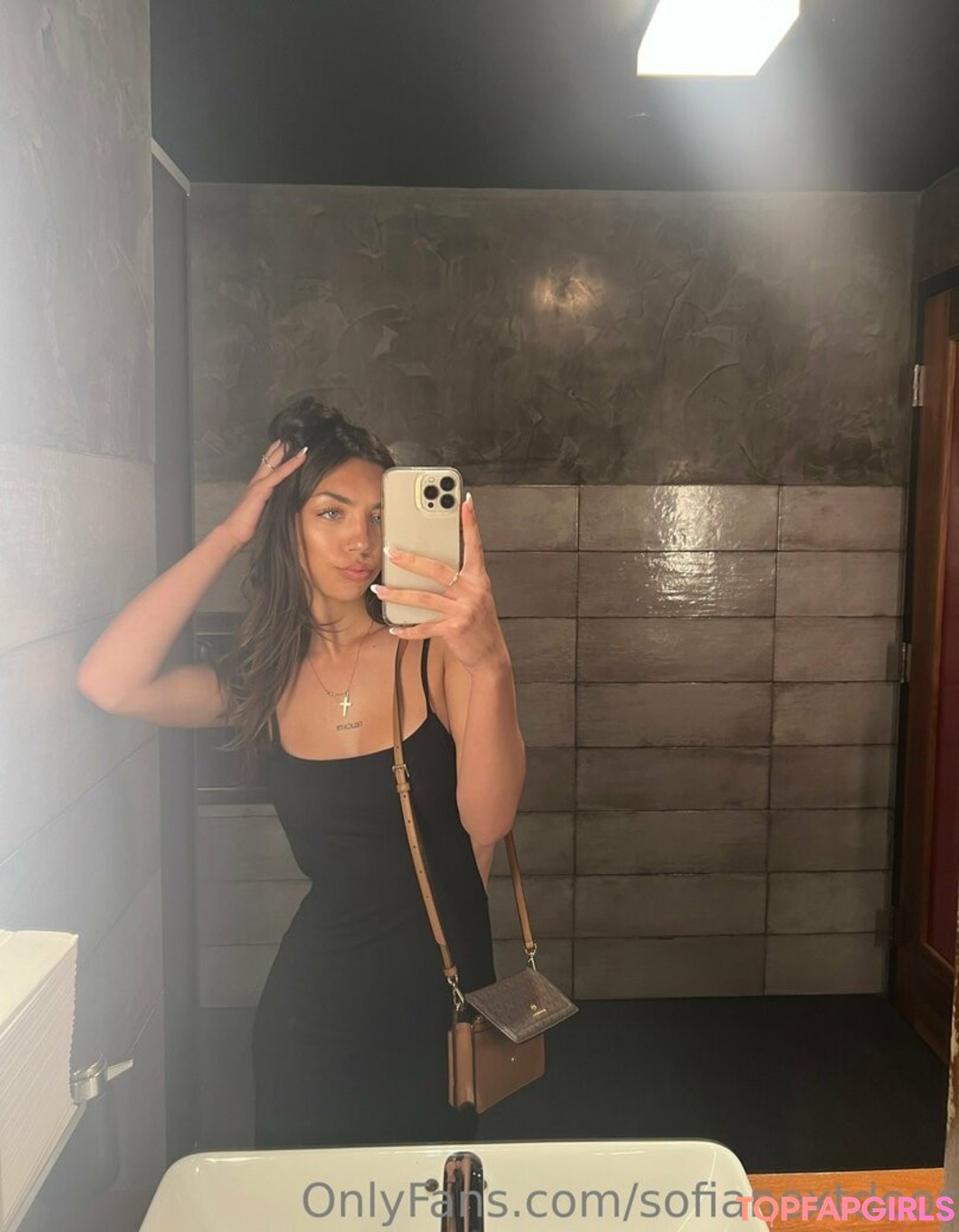 Naakte gelekte OnlyFans-foto van Cheating Gf #207