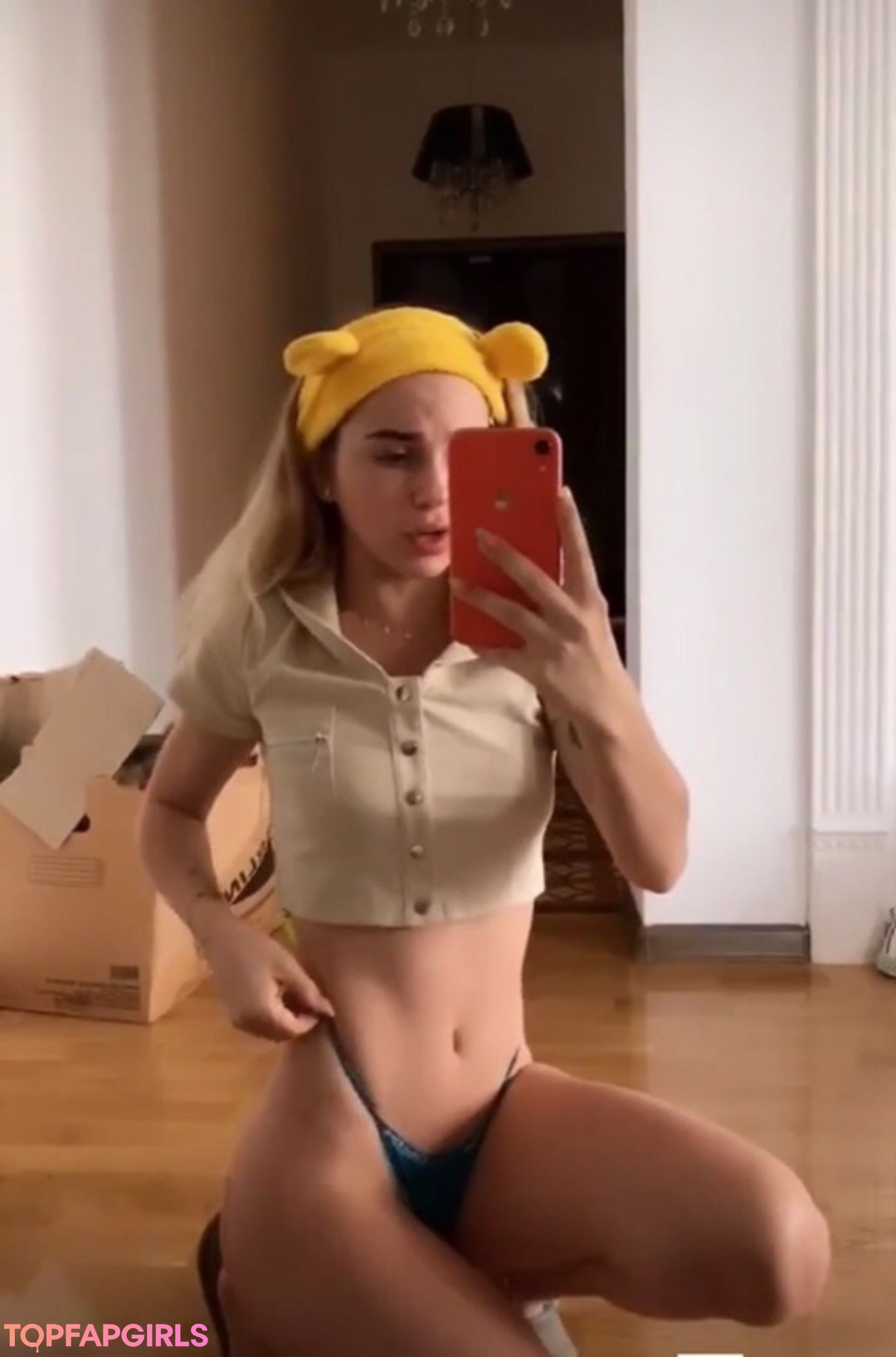 Naakte gelekte OnlyFans-foto van Maryana Ro #78