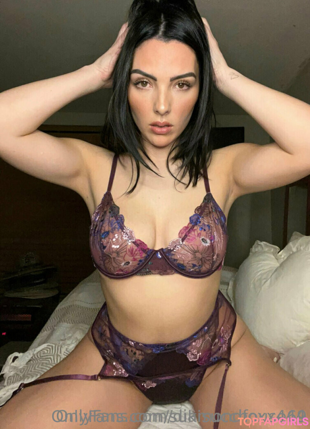 Naakte gelekte OnlyFans-foto van Suki #1028