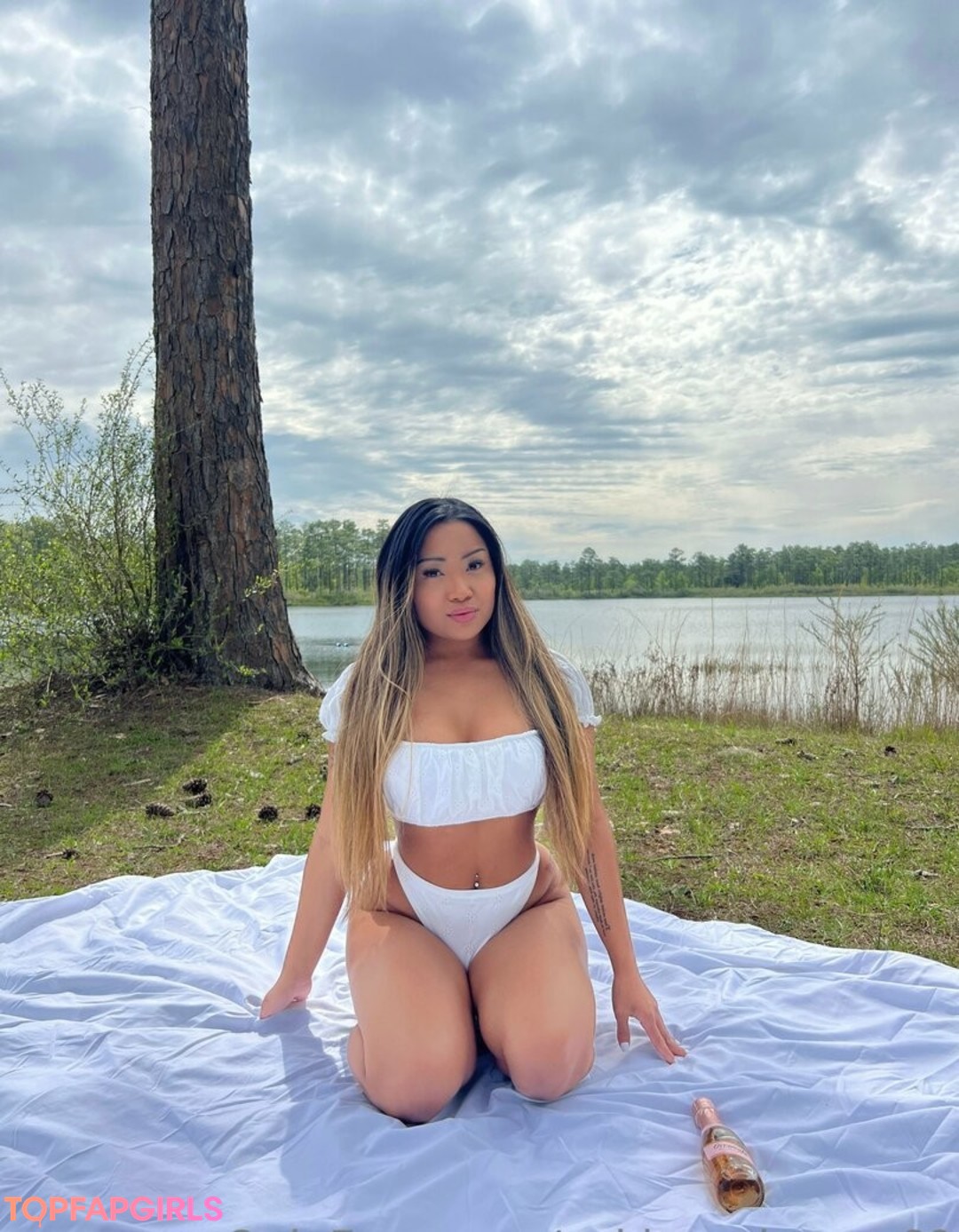 Naakte gelekte OnlyFans-foto van Suki #1156