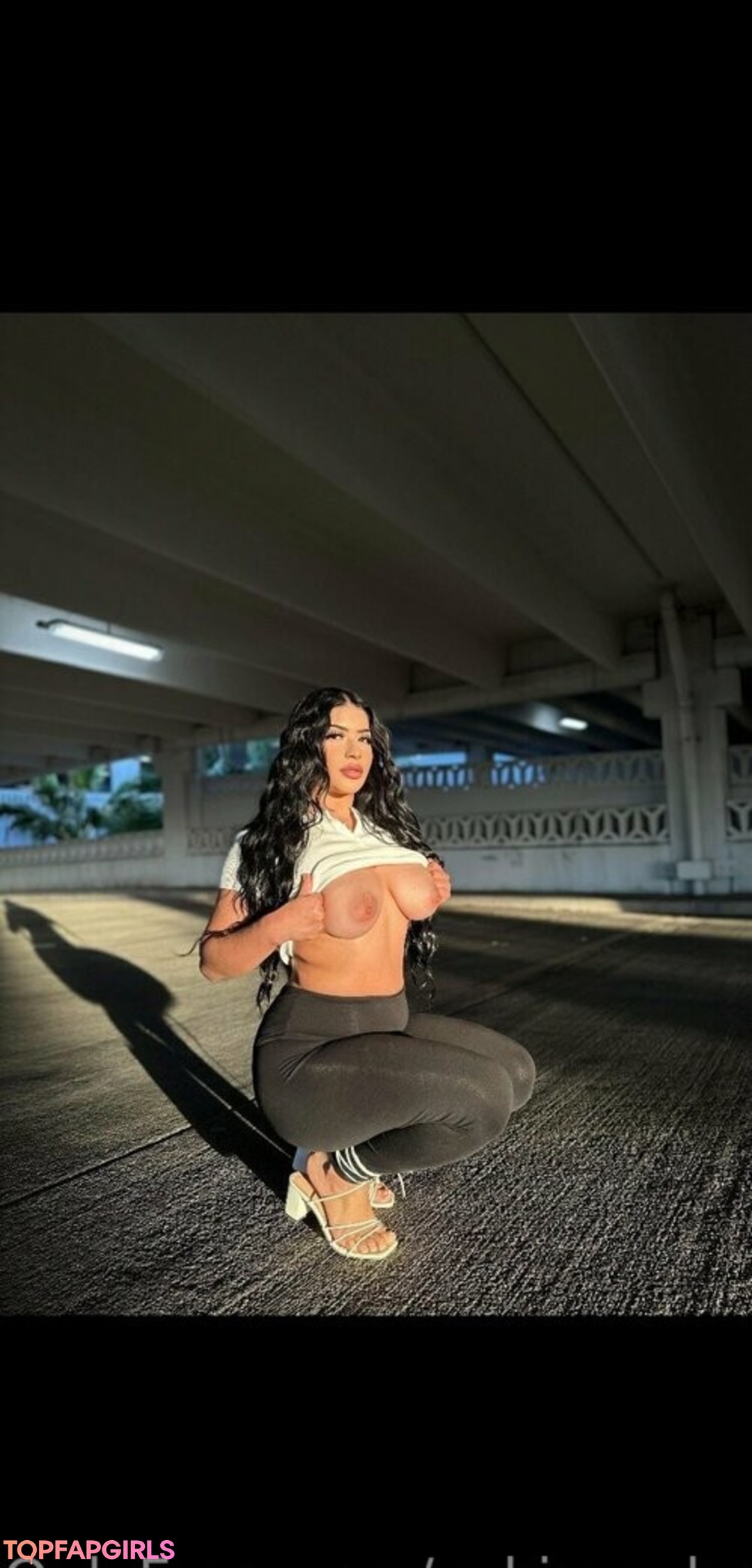 Naakte gelekte OnlyFans-foto van Suki #1339