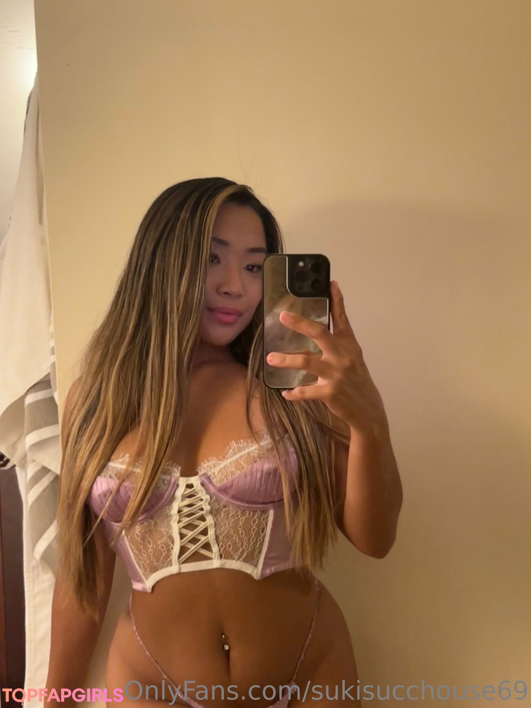 Naakte gelekte OnlyFans-foto van Suki #144