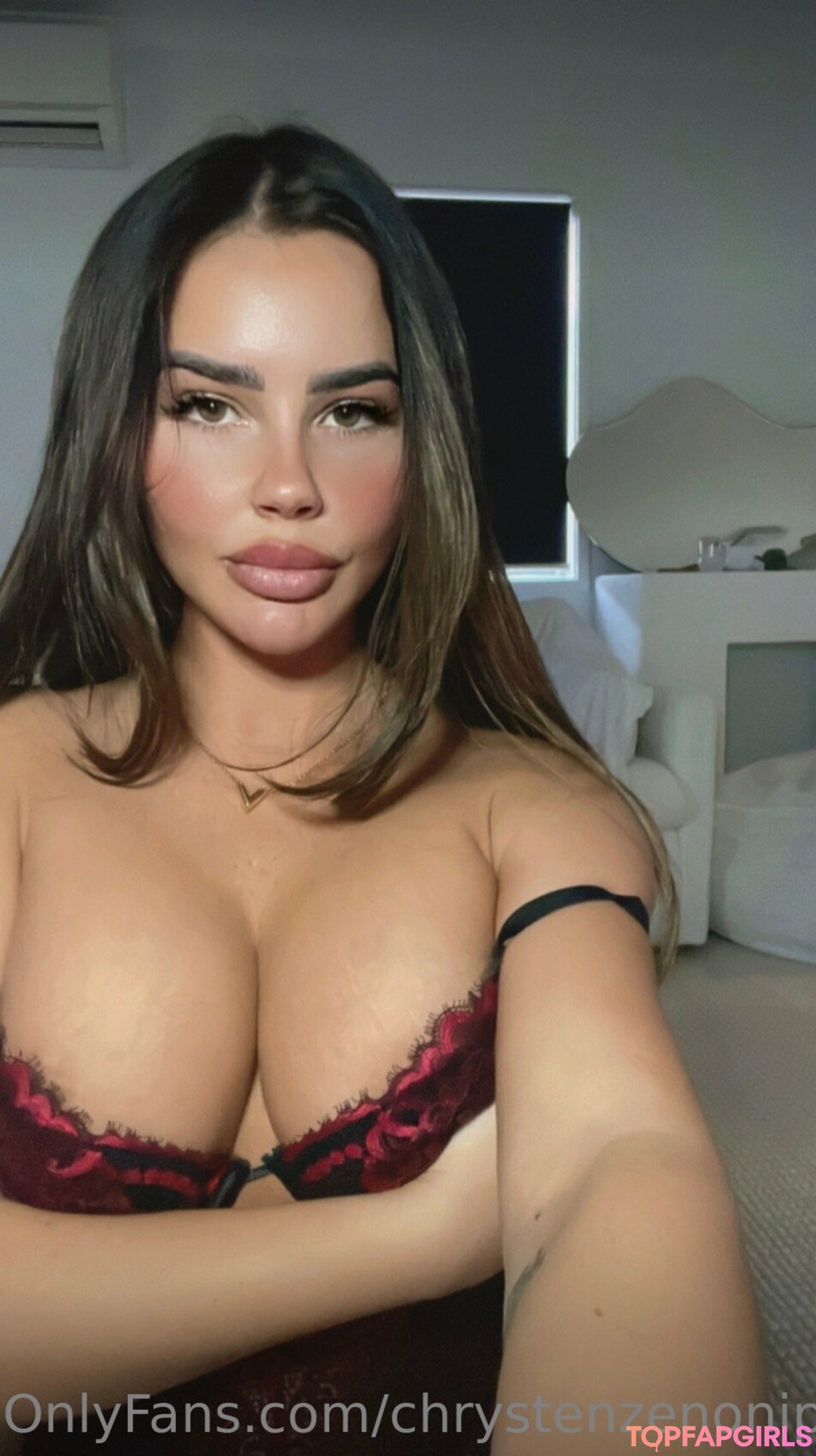 Naakte gelekte OnlyFans-foto van Chrysten Zenoni #30