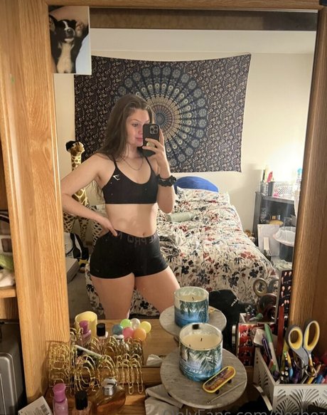 Naakte gelekte OnlyFans-foto van Dezbez420