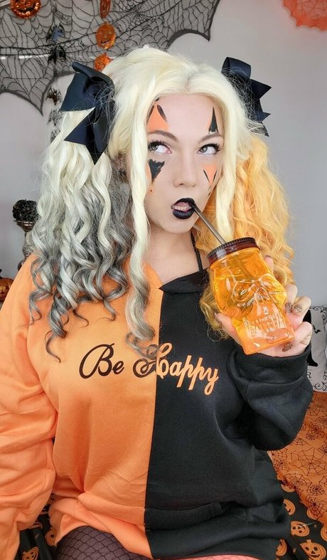 Naakte gelekte OnlyFans-foto van Nerdydirtycosplay