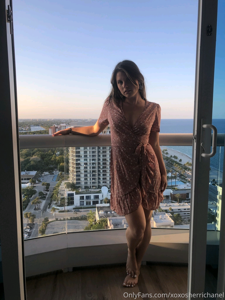 Naakte gelekte OnlyFans-foto van Sherri Chanel