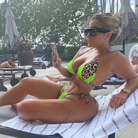 Naakte gelekte OnlyFans-foto van Carolina