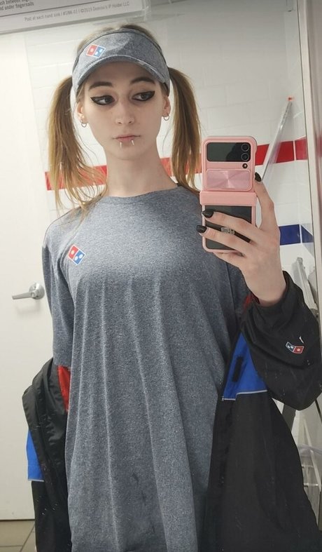 Naakte gelekte OnlyFans-foto van Clementine