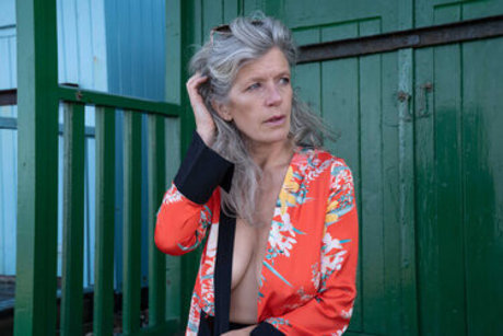 Helen saunders