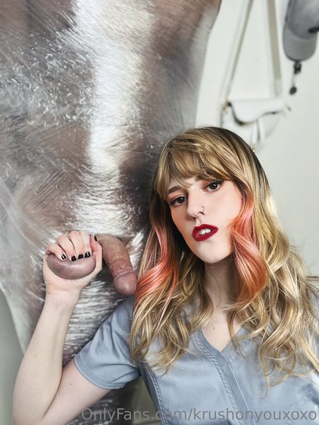 Naakte gelekte OnlyFans-foto van Krushonyou