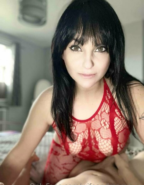 Naakte gelekte OnlyFans-foto van Wife And Mama Vip