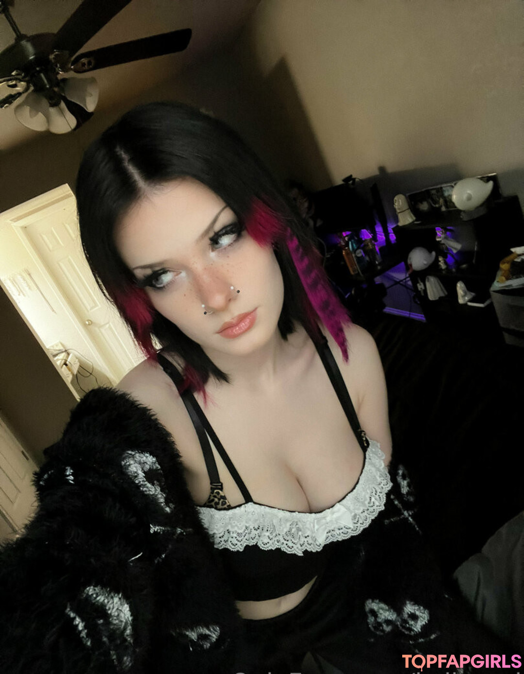 Naakte gelekte OnlyFans-foto van Koibunni #1235