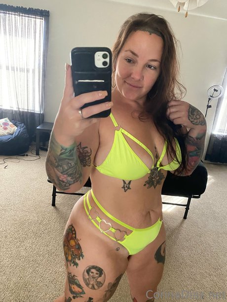 Naakte gelekte OnlyFans-foto van Corinadiaz