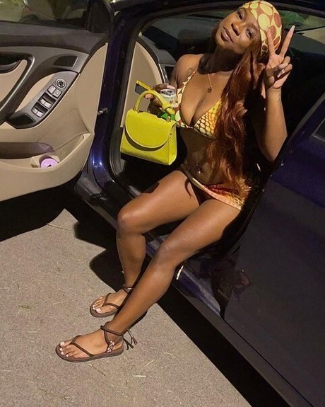 Naakte gelekte OnlyFans-foto van Thick Trixxx