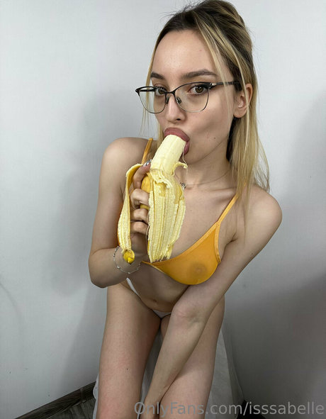 Naakte gelekte OnlyFans-foto van Issa Belle