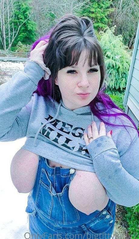 Bigtittykitty7