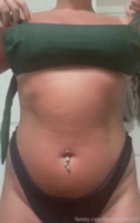 Naakte gelekte OnlyFans-foto van Natalie