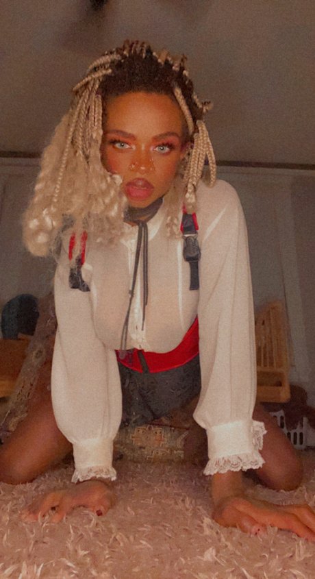 Naakte gelekte OnlyFans-foto van The Banana Queen