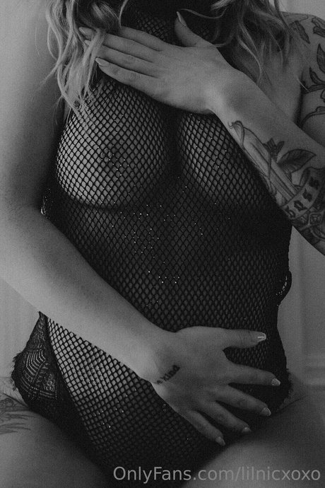Naakte gelekte OnlyFans-foto van Nicole Stoolfire