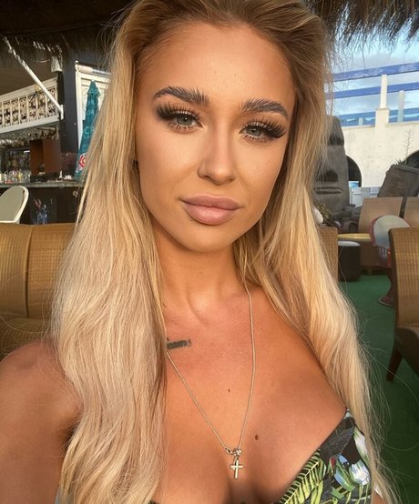 Naakte gelekte OnlyFans-foto van Bonnie Marie