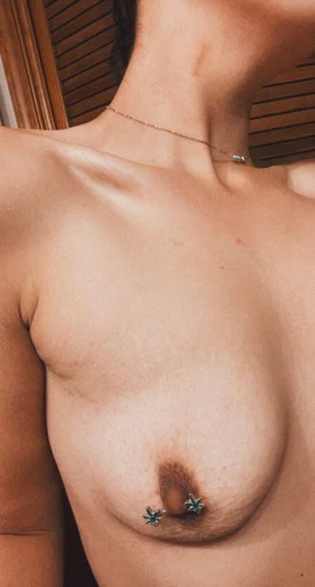 Naakte gelekte OnlyFans-foto van Noughtievalkyrie