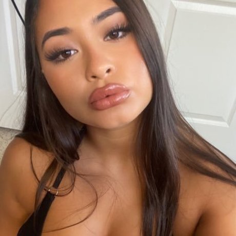 Naakte gelekte OnlyFans-foto van Tiffany